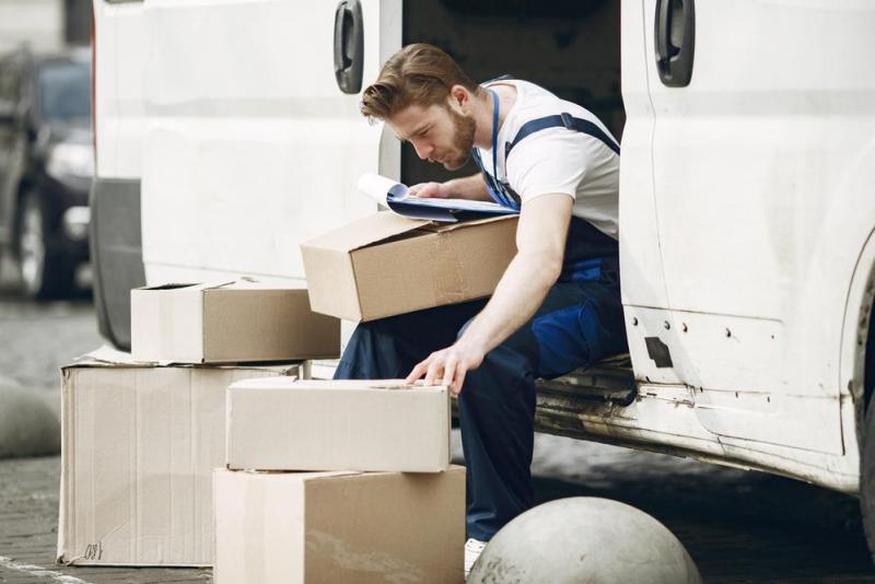 Transport de marchandises professionnelles : comment bien choisir ?